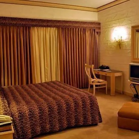 The Golden Palms Hotel & Spa-3